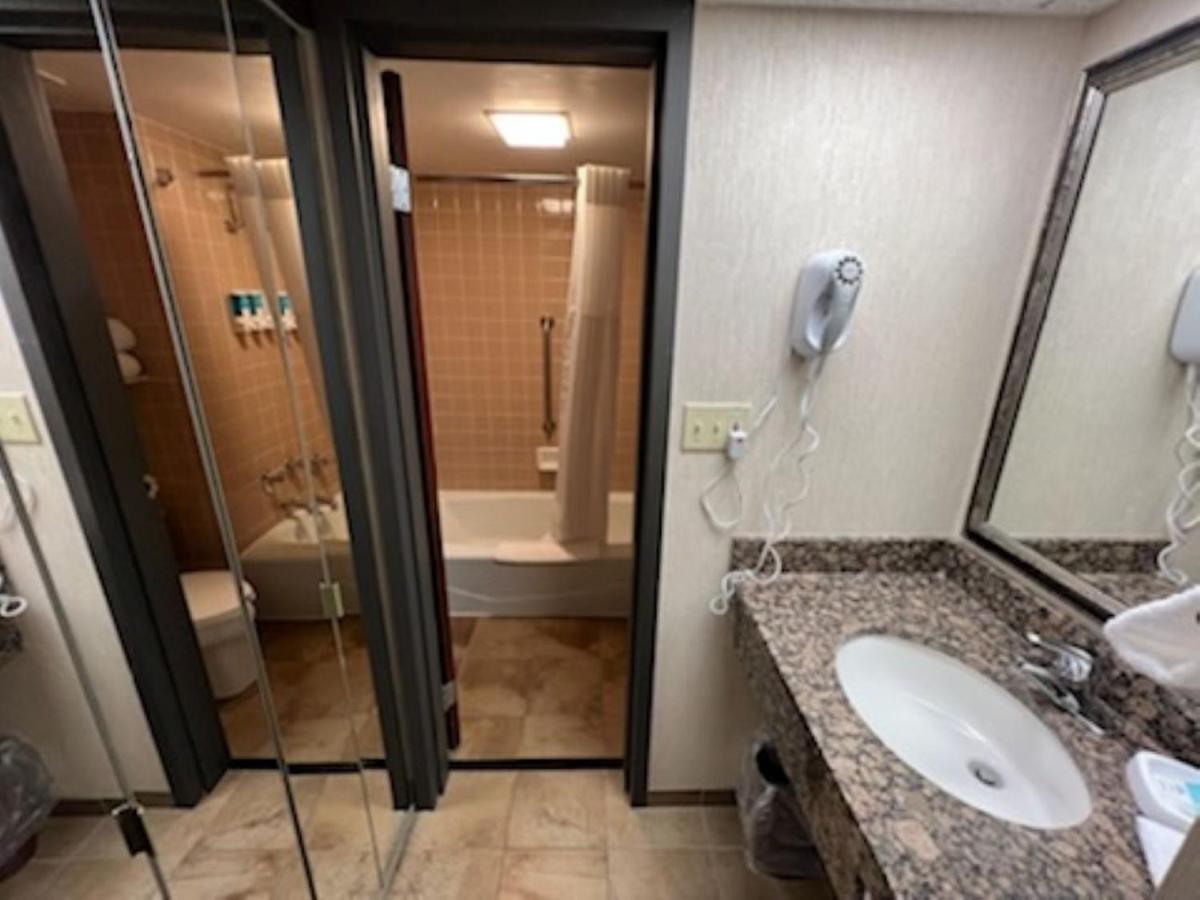 Hotel Lotus Kansas City Merriam Eksteriør billede